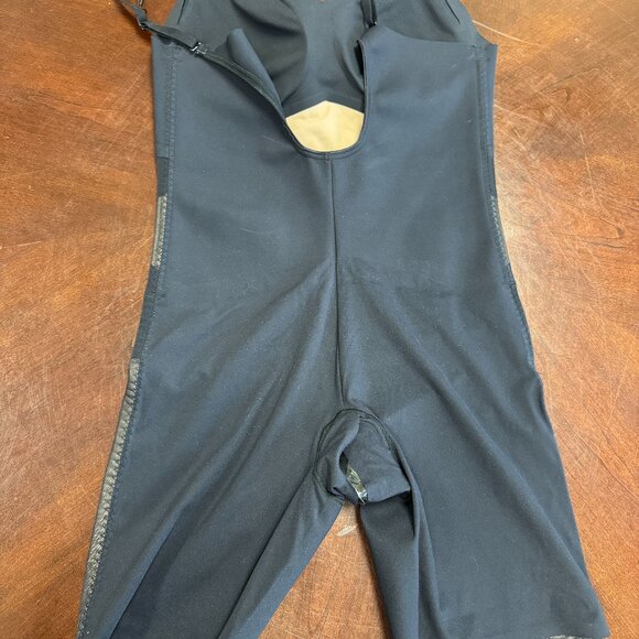 HoneyLove Low Back Bodysuits NEW size L in Sand and Runway Black 2 pack - Picture 13 of 16